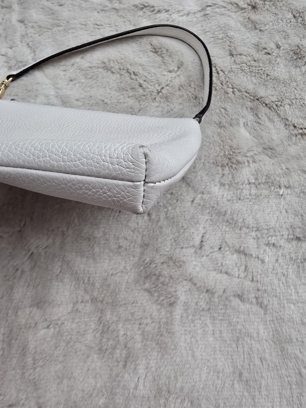 Michael Kors White Leather Gold Jet Set wristlet - Picture 8 of 8